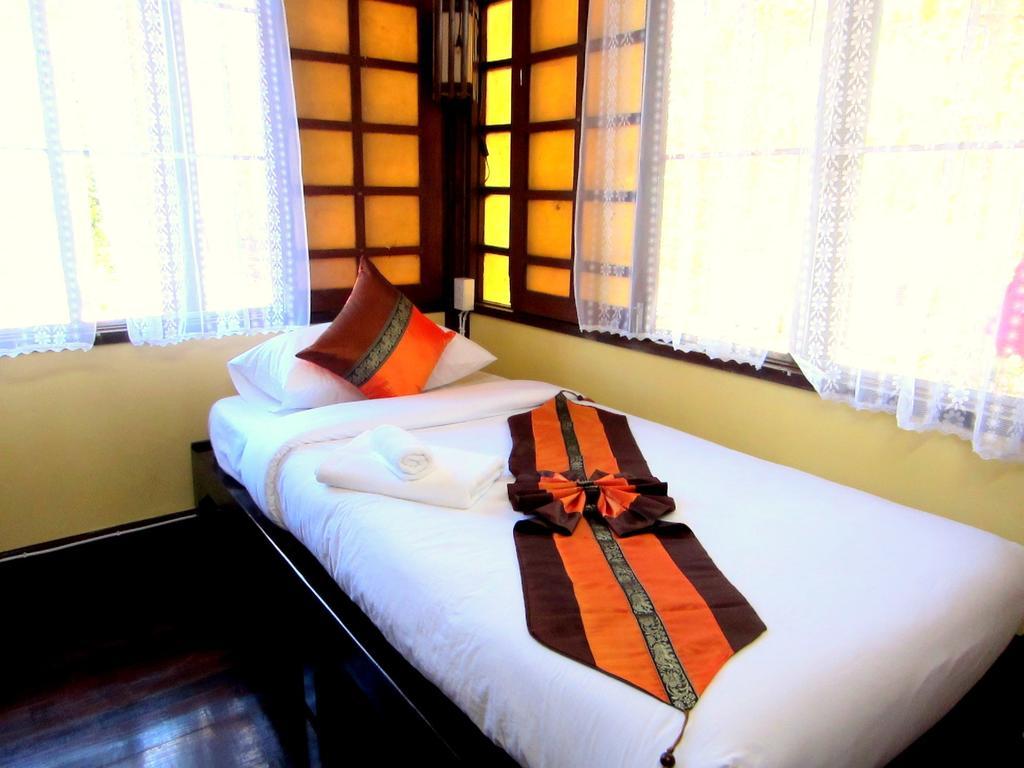 Golden Teak Homestay Mae Rim Exterior foto