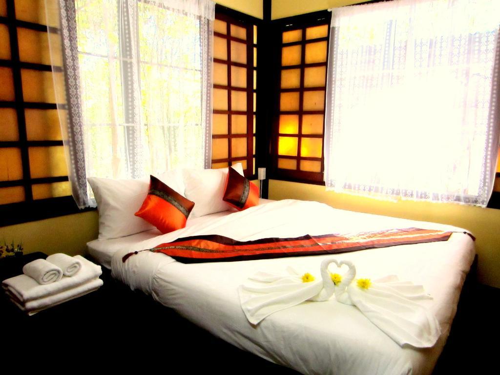 Golden Teak Homestay Mae Rim Exterior foto